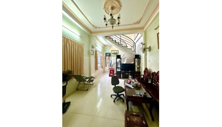 BÁN NHÀ NGAY COOPMART KẾ PHÚ MỸ HƯNG - 2 MẶT HẺM KINH DOANH - 210M2, NGANG HƠN 6M NỞ HẬU TÀI LỘC - HẺM XE HƠI TRÁNH, CHỈ 15 TỶ